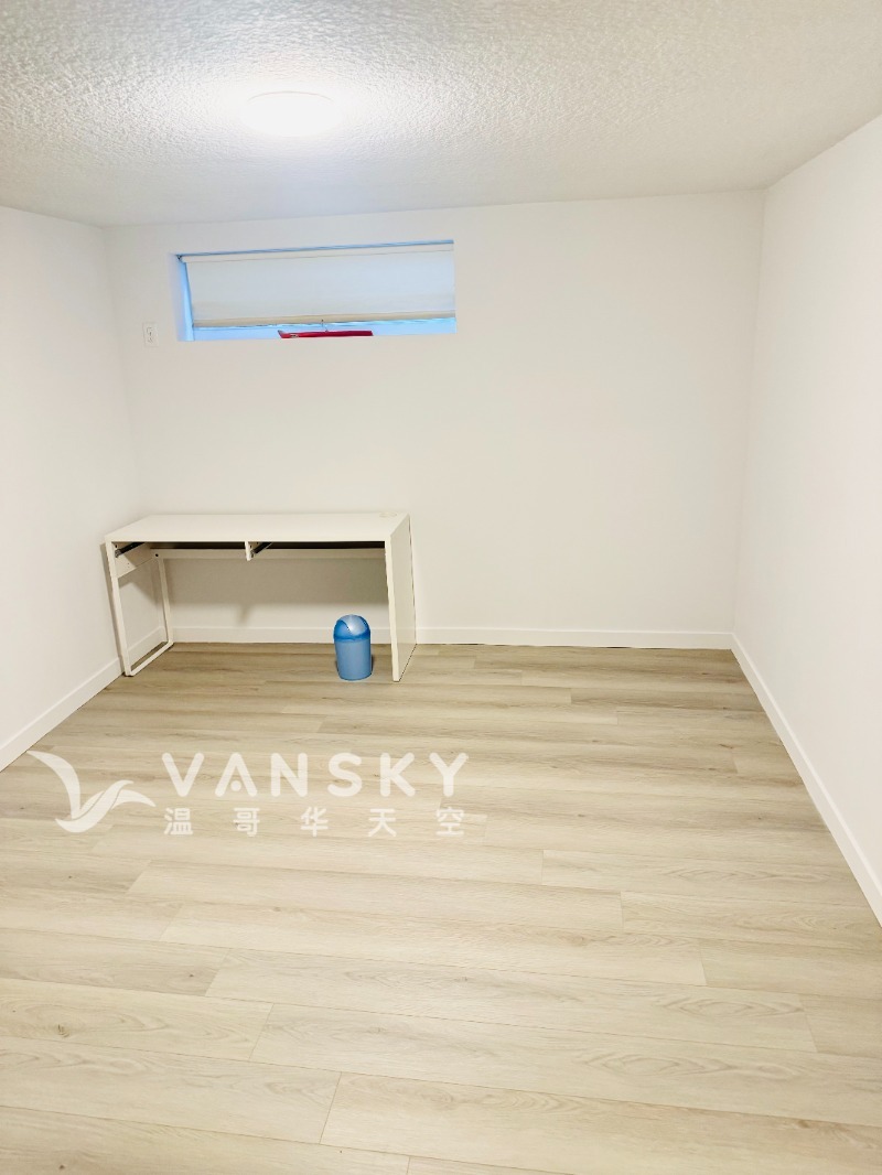 260302135148_bedroom 5.jpg